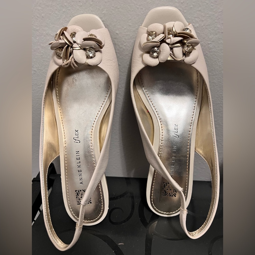 Anne Klein Open Toe Slingback Kitten Heels Sandals size 6 1/2